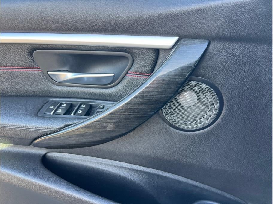 2018 BMW 3 Series 330i Sedan 4D