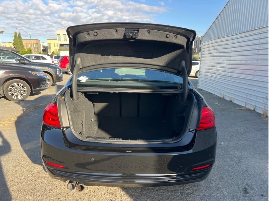 2018 BMW 3 Series 330i Sedan 4D