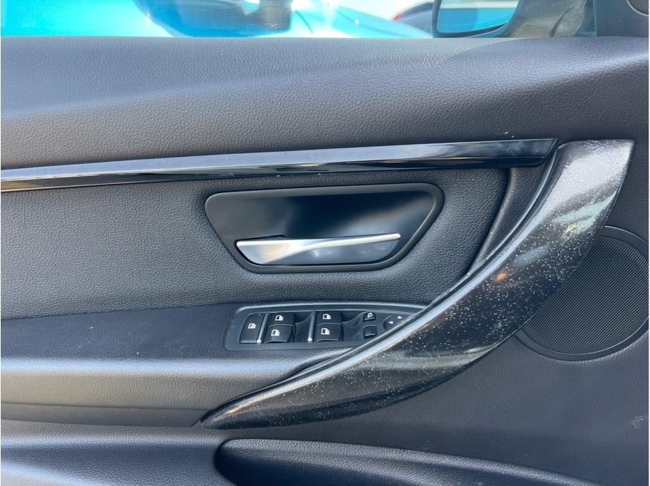 2018 BMW 3 Series 330e iPerformance Sedan 4D