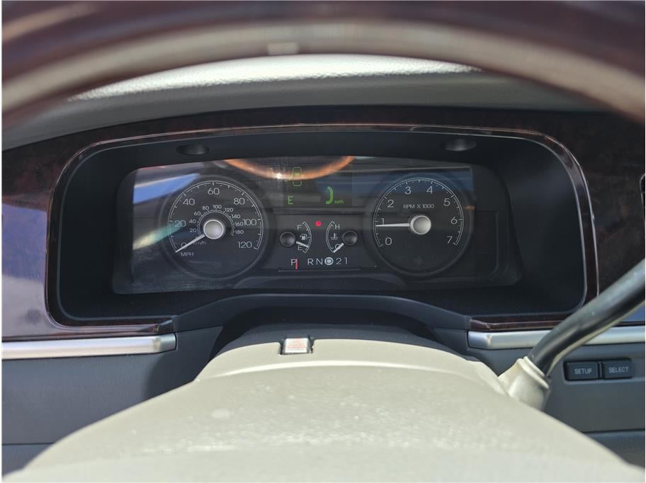 2007 Lincoln Town Car Signature Limited Sedan 4D