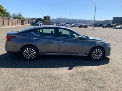 2025 Nissan Altima 2.5 SV Sedan 4D