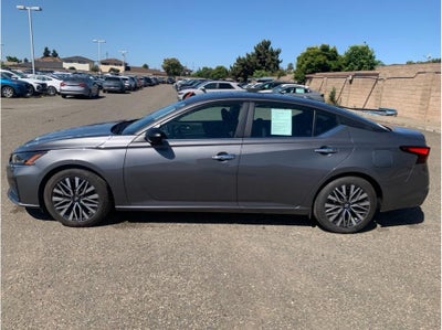 2025 Nissan Altima 2.5 SV Sedan 4D
