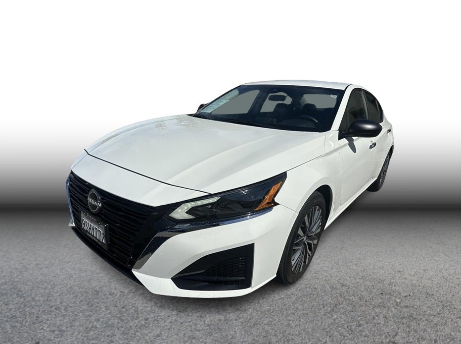 2025 Nissan Altima 2.5 SV Sedan 4D