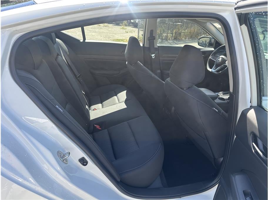 2025 Nissan Altima 2.5 SV Sedan 4D