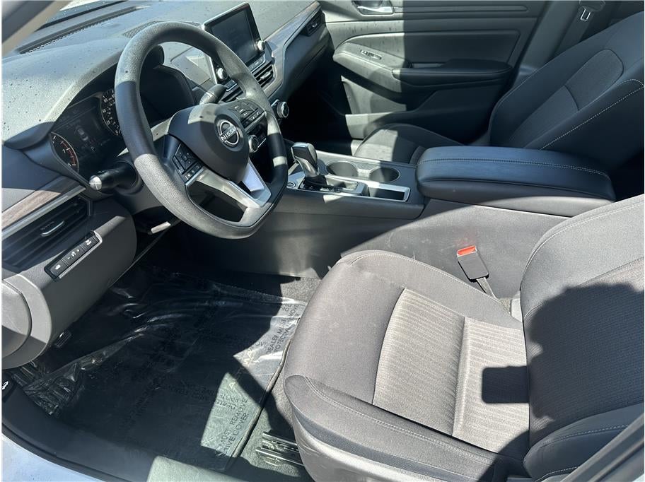 2025 Nissan Altima 2.5 SV Sedan 4D