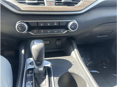2025 Nissan Altima 2.5 SV Sedan 4D