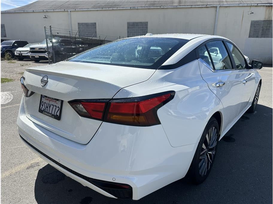 2025 Nissan Altima 2.5 SV Sedan 4D