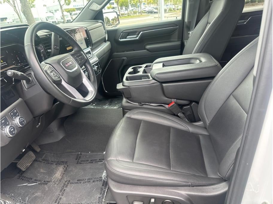2024 GMC Sierra 1500 Crew Cab SLT Pickup 4D 5 3/4 ft