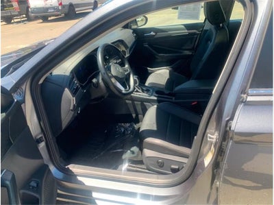 2024 Volkswagen Jetta 1.5T SE Sedan 4D