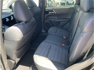 2025 Mitsubishi Outlander PHEV SE Sport Utility 4D