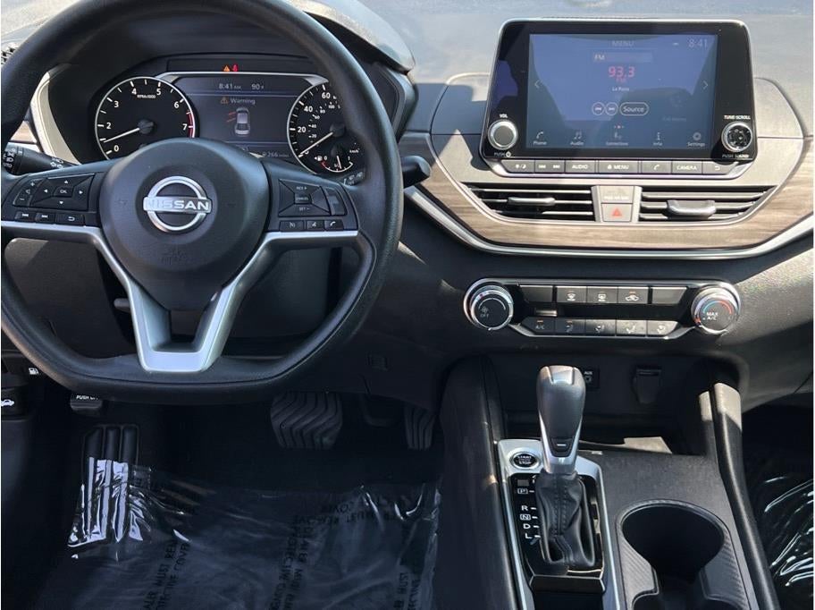 2025 Nissan Altima 2.5 SV Sedan 4D