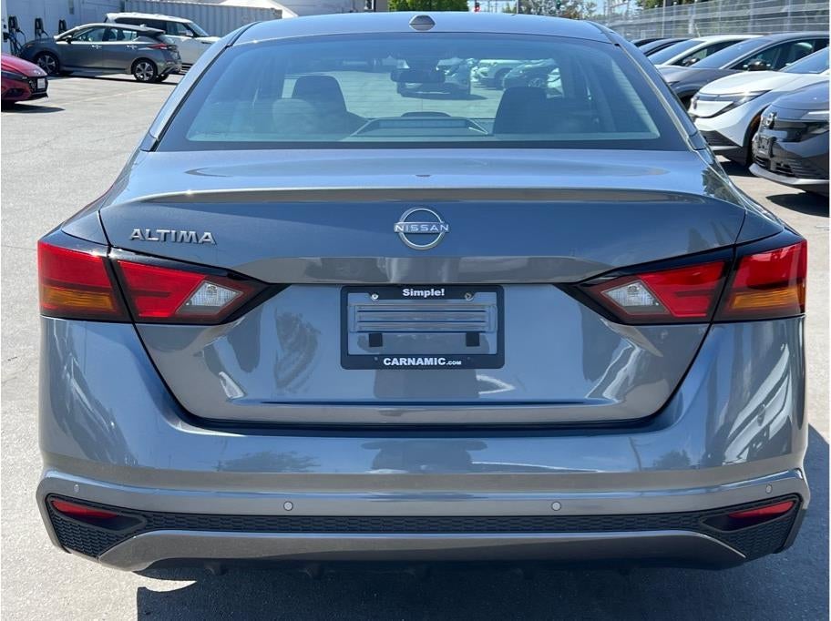 2025 Nissan Altima 2.5 SV Sedan 4D