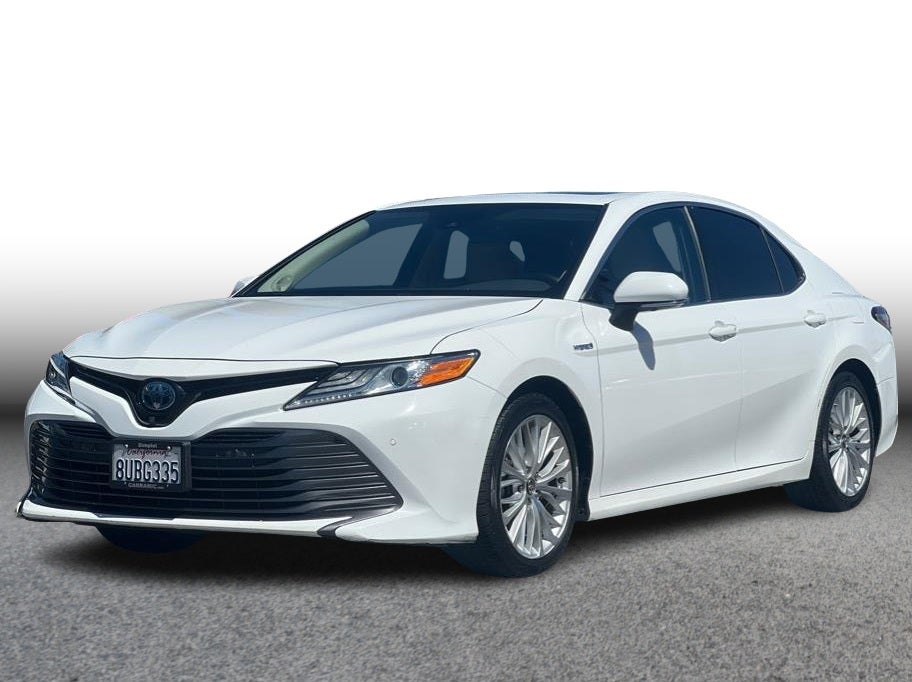 2018 Toyota Camry Hybrid XLE Sedan 4D