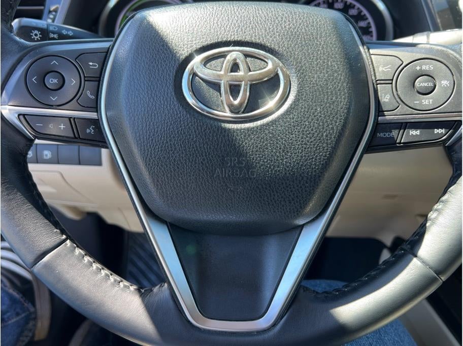 2018 Toyota Camry Hybrid XLE Sedan 4D