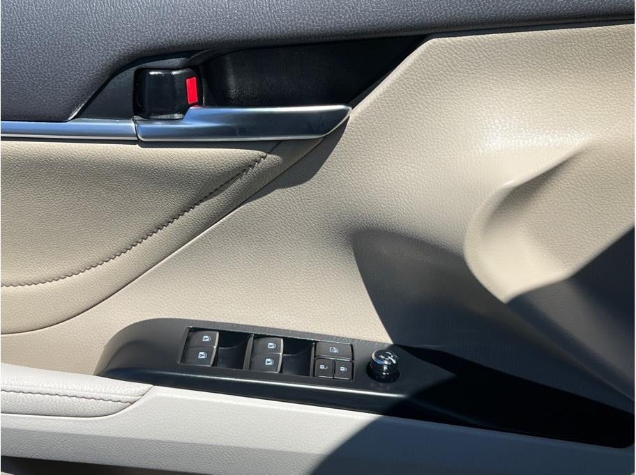 2018 Toyota Camry Hybrid XLE Sedan 4D