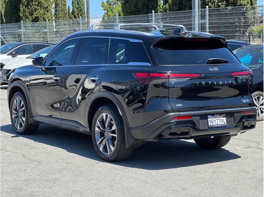 2023 INFINITI QX60 LUXE Sport Utility 4D
