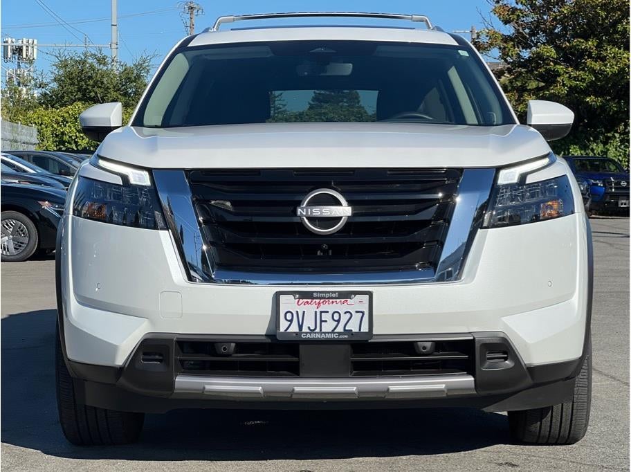 2025 Nissan Pathfinder SL Sport Utility 4D