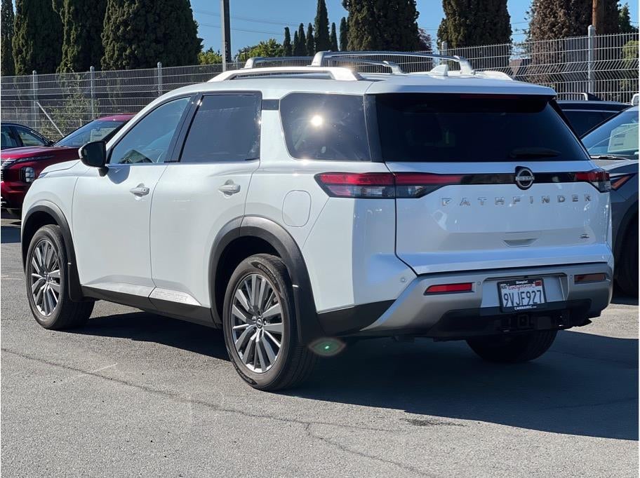 2025 Nissan Pathfinder SL Sport Utility 4D