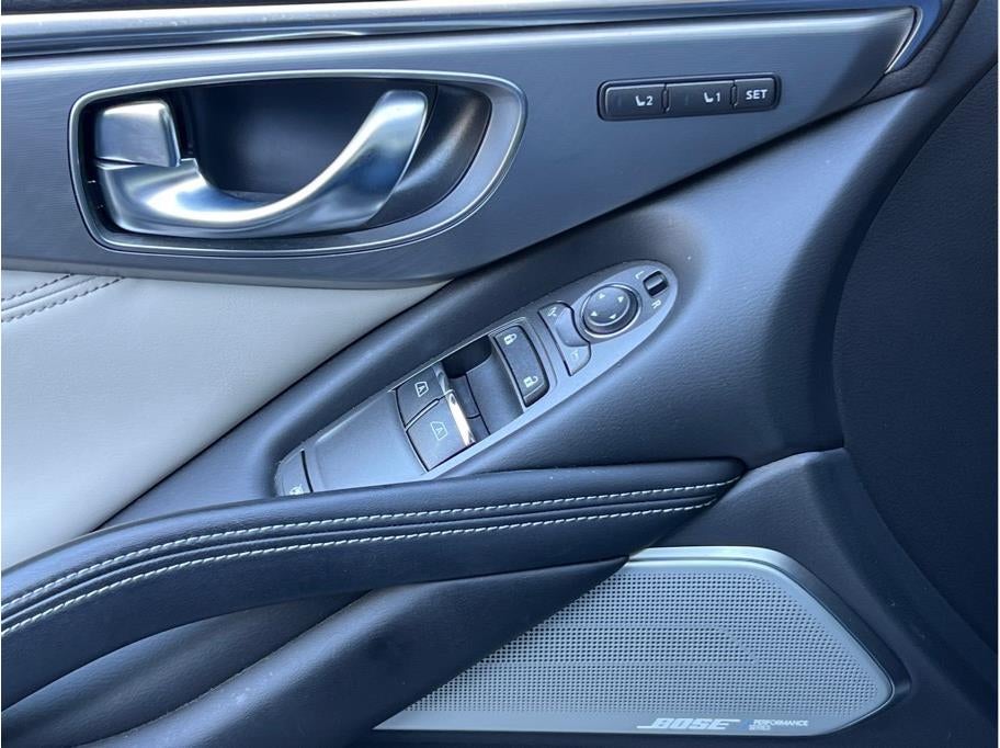 2022 INFINITI Q60 LUXE Coupe 2D