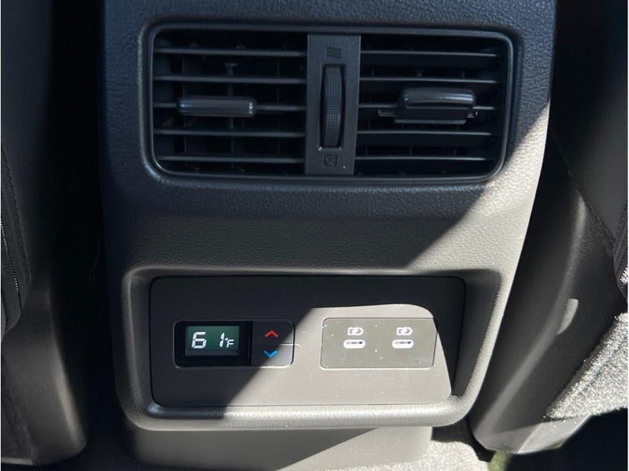 2024 Nissan Rogue SL Sport Utility 4D