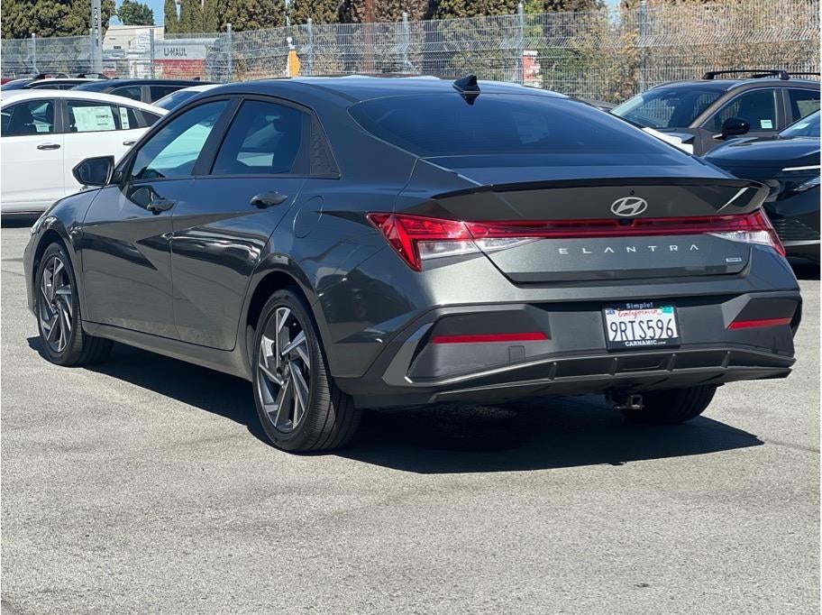 2025 Hyundai ELANTRA HYBRID SEL Sport HEV Sedan 4D