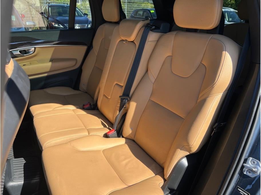 2019 Volvo XC90 T8 Momentum Sport Utility 4D