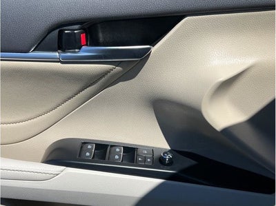 2018 Toyota Camry Hybrid XLE Sedan 4D