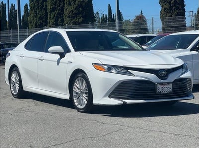 2018 Toyota Camry Hybrid XLE Sedan 4D