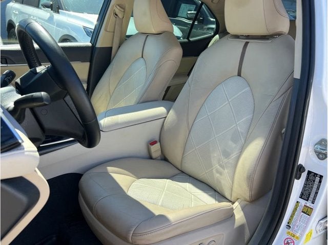 2018 Toyota Camry Hybrid XLE Sedan 4D