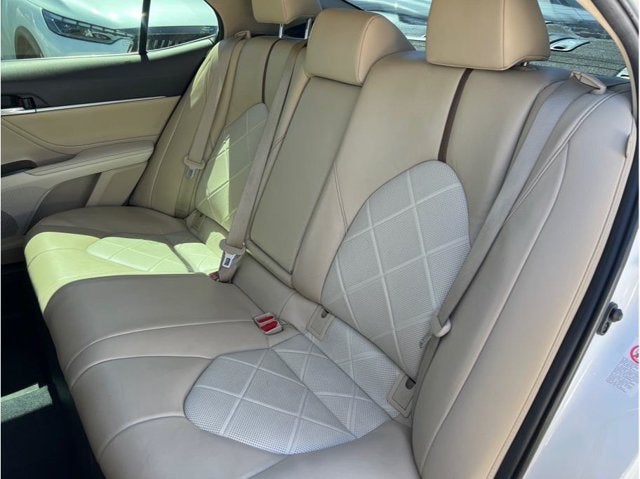 2018 Toyota Camry Hybrid XLE Sedan 4D