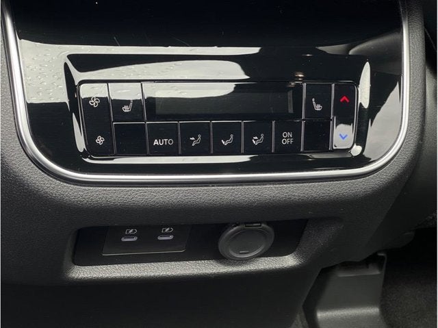 2025 Nissan Armada Platinum Sport Utility 4D