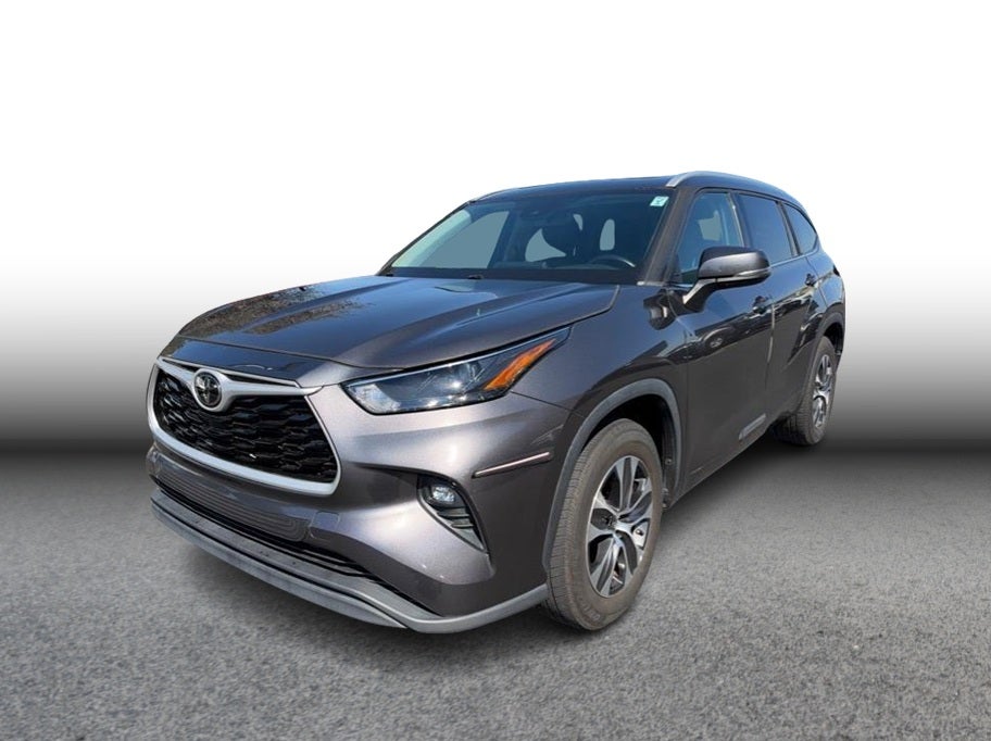 2022 Toyota Highlander XLE Sport Utility 4D