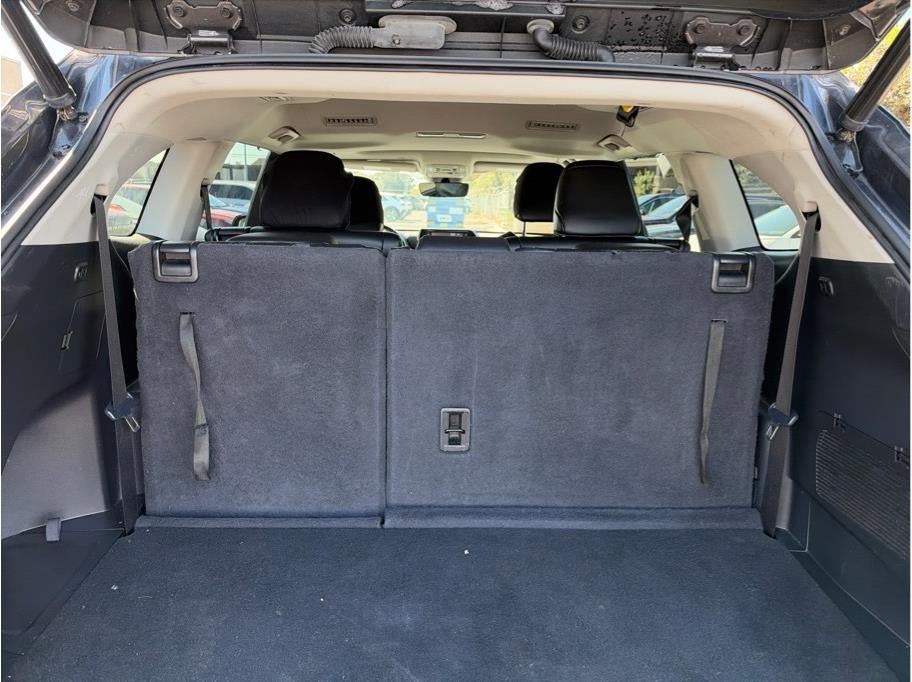 2022 Toyota Highlander XLE Sport Utility 4D