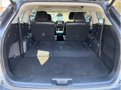 2022 Toyota Highlander XLE Sport Utility 4D
