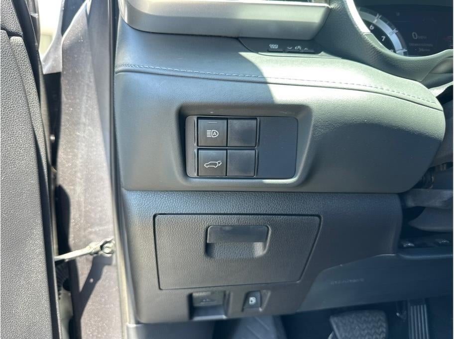 2021 Toyota Highlander XLE Sport Utility 4D