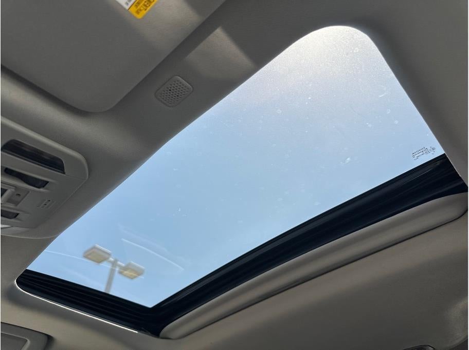 2021 Toyota Highlander XLE Sport Utility 4D