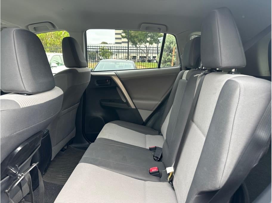 2013 Toyota RAV4 LE Sport Utility 4D