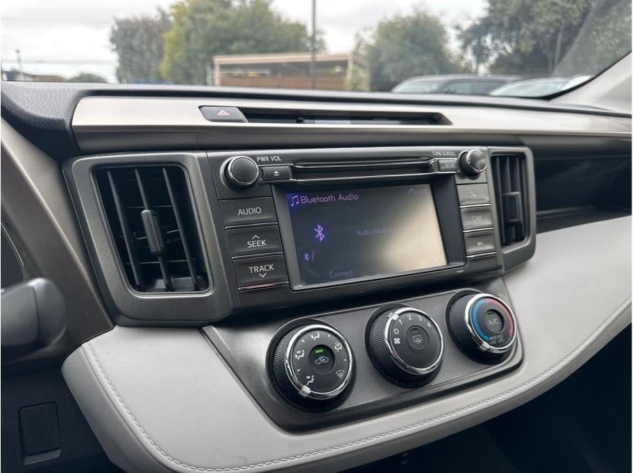 2013 Toyota RAV4 LE Sport Utility 4D