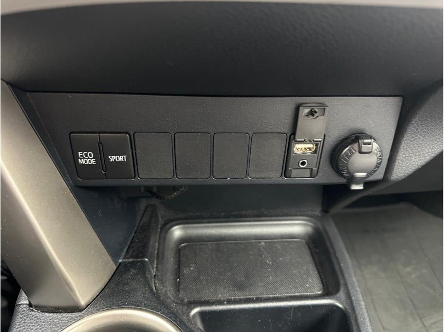 2013 Toyota RAV4 LE Sport Utility 4D