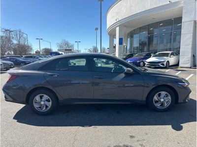 2026 Hyundai ELANTRA SE