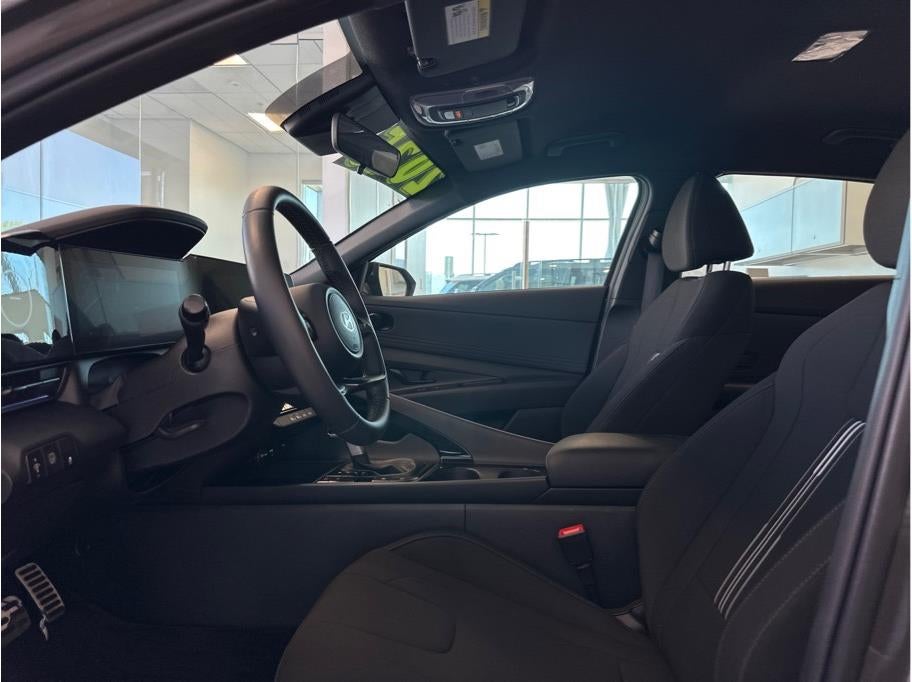 2025 Hyundai ELANTRA HYBRID SEL Sport HEV Sedan 4D