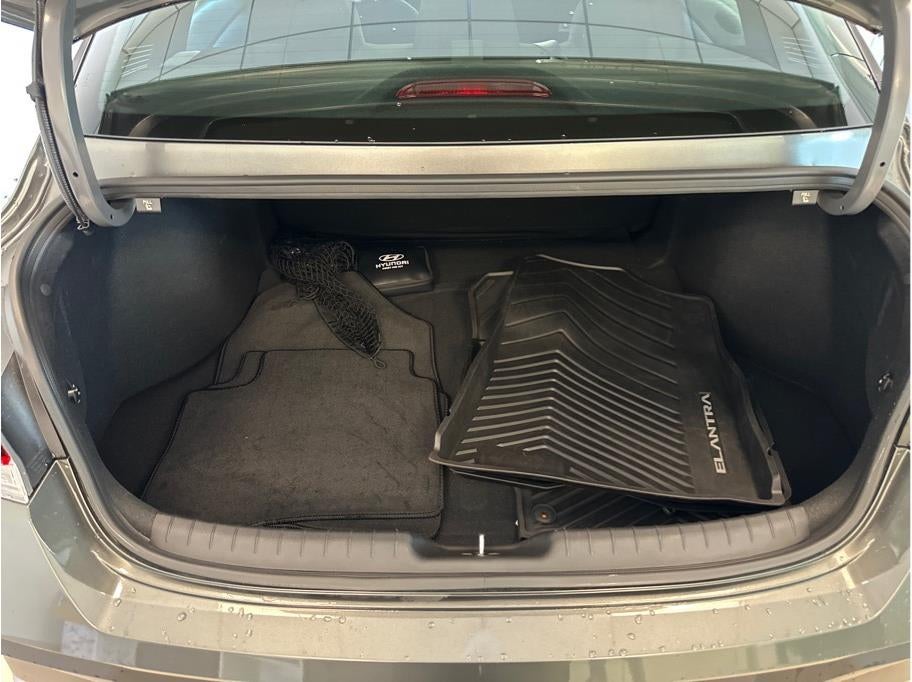2025 Hyundai ELANTRA HYBRID SEL Sport HEV Sedan 4D