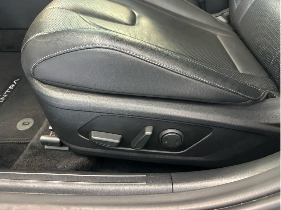 2025 Hyundai ELANTRA HYBRID Limited HEV Sedan 4D