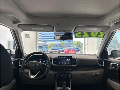 2025 Hyundai VENUE SEL Sport Utility 4D