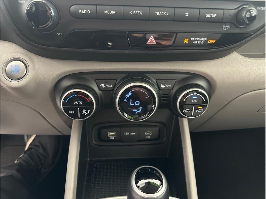 2025 Hyundai VENUE SEL Sport Utility 4D