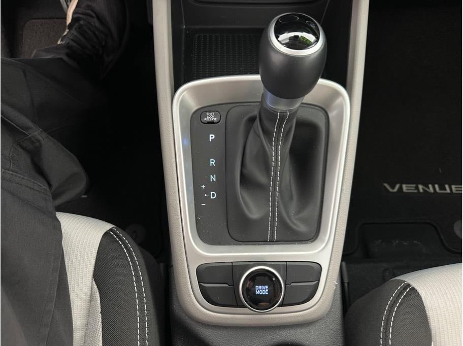 2025 Hyundai VENUE SEL Sport Utility 4D