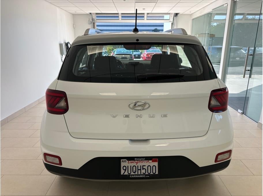 2025 Hyundai VENUE SEL Sport Utility 4D