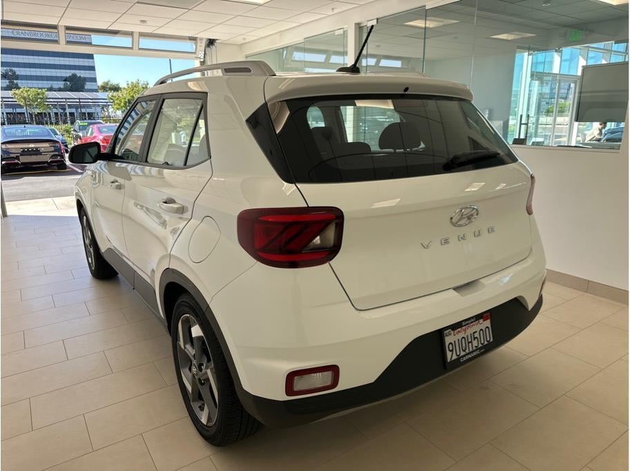 2025 Hyundai VENUE SEL Sport Utility 4D