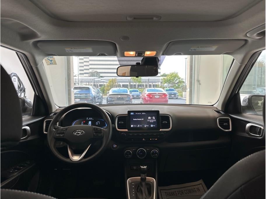 2025 Hyundai VENUE SEL Sport Utility 4D