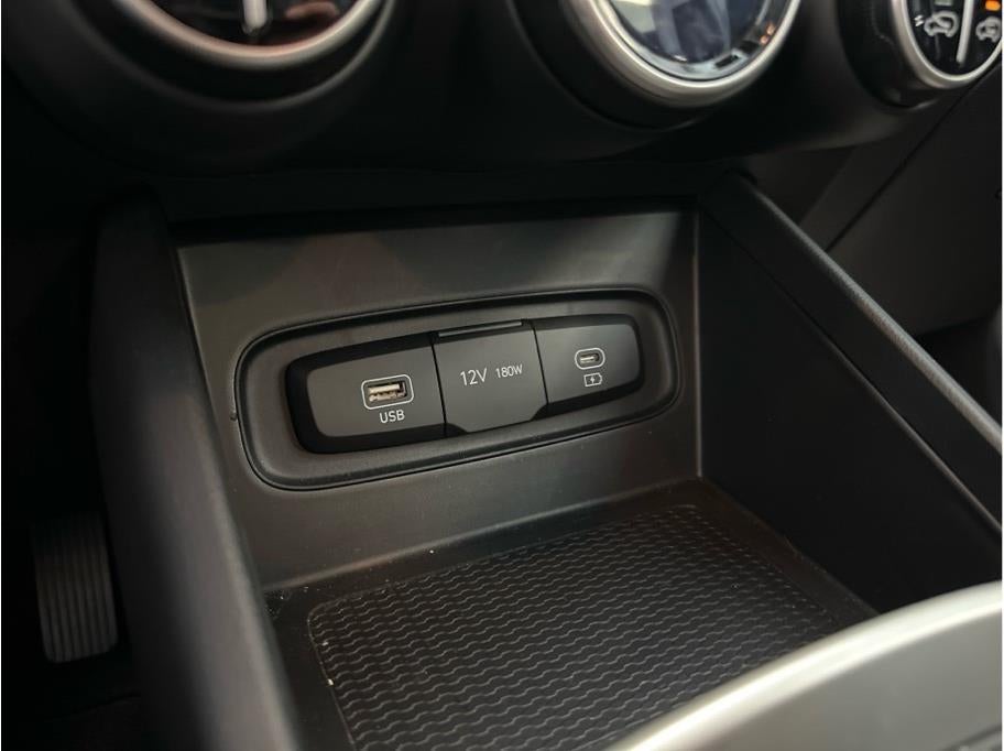 2025 Hyundai VENUE SEL Sport Utility 4D